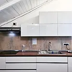 Petruzzelli Loft Lägenhet