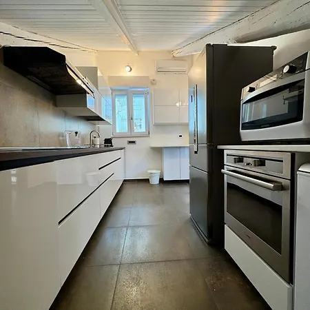 Petruzzelli Loft Apartment Bari