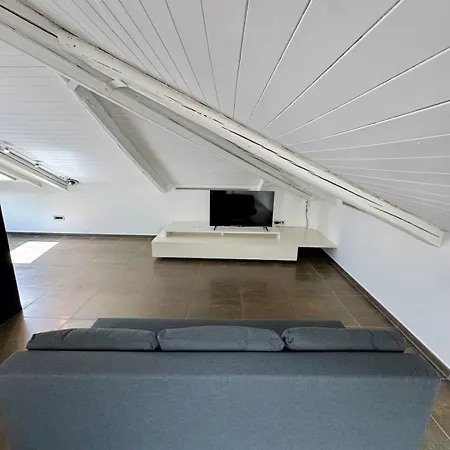 Petruzzelli Loft Apartment *