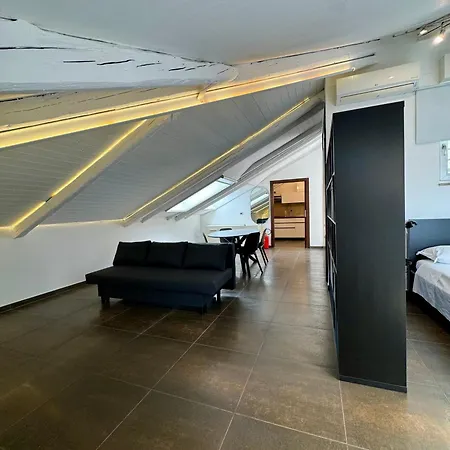 Petruzzelli Loft Apartment